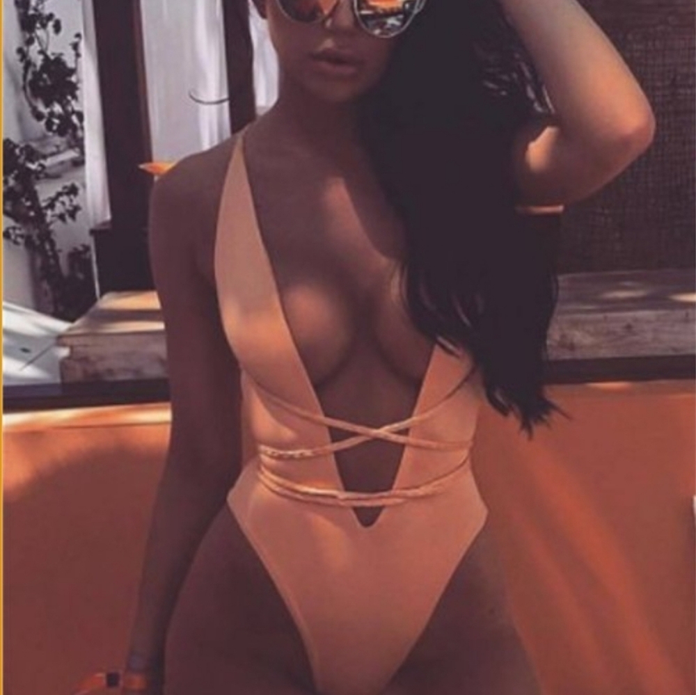 Peachy One Piece Swimsuit rope detail tie deep V front removable padding 🍑